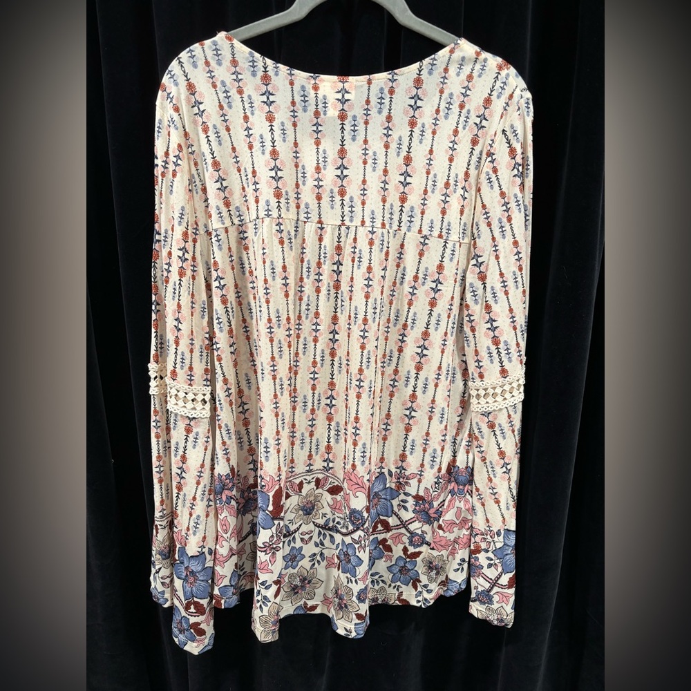 Style & Co Top - Picture 2 of 2
